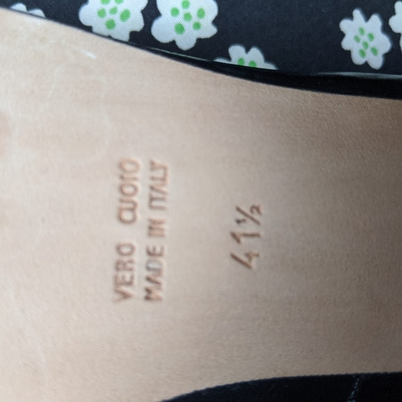 Taryn Rose leather pumps - Picture 3 of 8